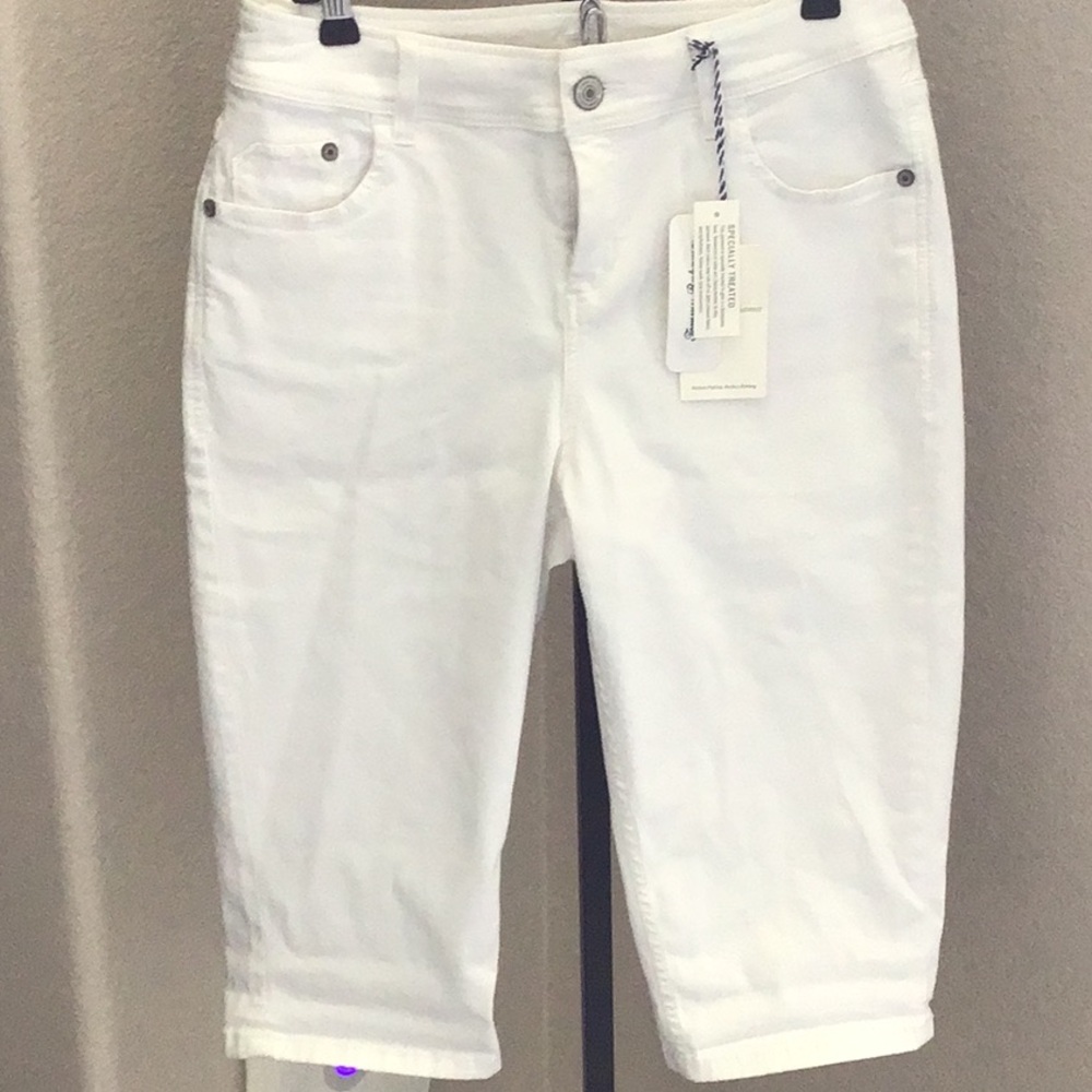 Tommy Bahama white clamdiggers